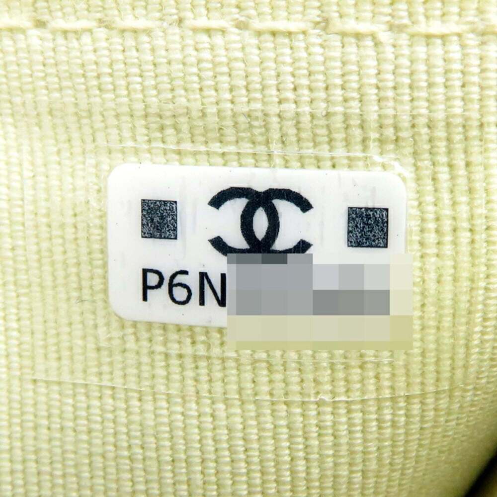 CHANEL White Caviar Leather Wallet - Picture 9 of 9